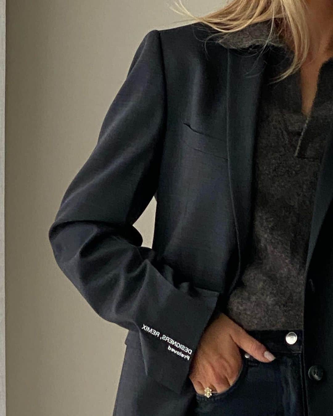 Mathilde Goehlerのインスタグラム：「Reklame.. For the love of basics 🖤 wearing Mathilde Gøhler x NAKD knit, I linked it in my stories. Reworked blazer from @designersremix and sustainable jeans from @nuinfashion. I love having just a few items and mixing them, good basics are always going to be the best 🙌🏽」