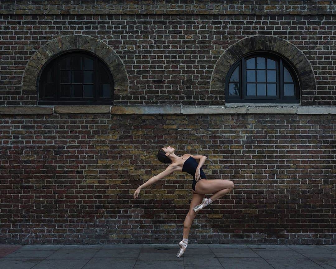 ballerina projectさんのインスタグラム写真 - (ballerina projectInstagram)「𝗬𝗮𝘀𝗺𝗶𝗻𝗲 𝗡𝗮𝗴𝗵𝗱𝗶 in Camden Town. #ballerina - @yasmine_naghdi #camdentown #london #ballerinaproject #ballerinaproject_ #ballet #dance #pointe #yasminenaghdi   𝗕𝗮𝗹𝗹𝗲𝗿𝗶𝗻𝗮 𝗣𝗿𝗼𝗷𝗲𝗰𝘁 𝗯𝗼𝗼𝗸 is now in stock. Go to @ballerinaprojectbook for link.」9月16日 0時33分 - ballerinaproject_