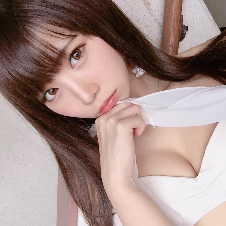 えなこファンページのインスタグラム：「#えなこ #えなこりん #enako #コスプレ #コスプレイヤー #cosplay #cosplayers #ファッション #かわいい #可愛い #ネイル #モデル #大好き #ネイル #コスメ #ヘアアレンジ #コーデ #ファインダー越しの私の世界」