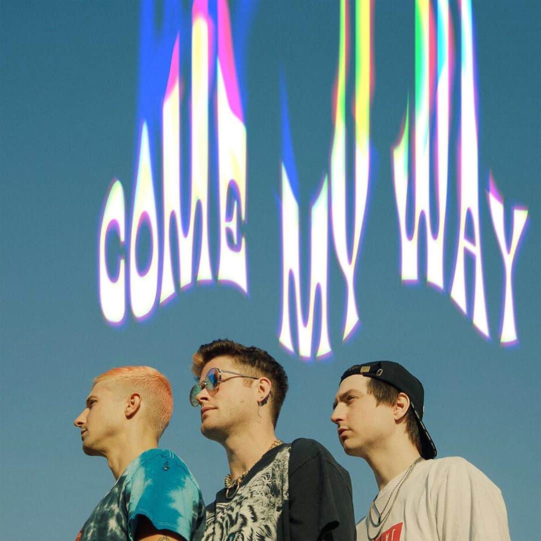 のインスタグラム：「Been waiting a long time for this one! Out this Friday is “Come My Way” ❗️ This is easily one of my favorite songs written to date and can’t wait for you to hear it. The pre-save is in my bio and story.   This is also my first post in a long time for a lot of reasons. Between the social injustice happening, California being on fire, and the blatant post office manipulation, I haven’t felt like the world needs more selfies and rather needs more action. That being said, I’m thrilled about this song and promise to be more active. I hope you blast this and share it and love it and also, VOTE. Love you guys. Thank you for sticking with us.」