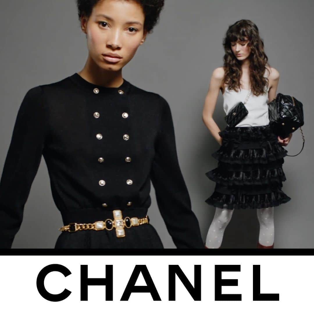 のインスタグラム：「The CHANEL Fall-Winter 2020/21 looks are defined by a freedom of movement.  The Ready-to-Wear collection is now in boutiques.  Video by Guillaume Delaperriere.  #CHANELFallWinter #CHANEL @Le19M #Le19M @Maison_Lemarie #MaisonLemarie #PlisseLognon @GuillaumeDelaperriere @LineisyMontero @NikePn」
