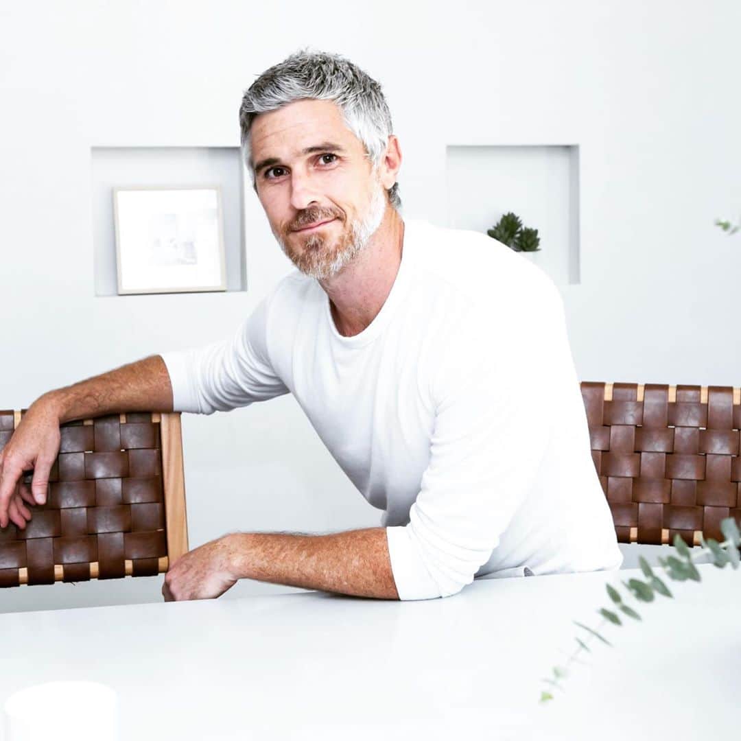オデット・アナブルのインスタグラム：「Happy birthday to this silver fox @dave_annable. To the best dad and husband a gal could ask for and to the one who still coughs to cover up a fart. I love you Davey. You are my rainbow. ❤️🌈🥳」