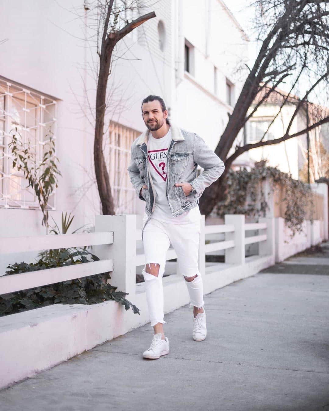 ゲスのインスタグラム：「#ootd por @matiaskosznik 💯 no olvides etiquetarnos + #LoveGUESS para tener la oportunidad de ser reposteado!」