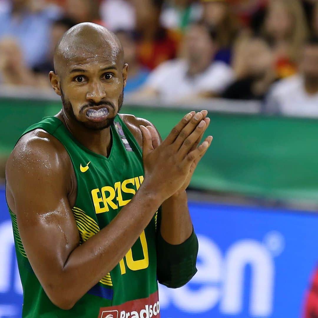 FIBAさんのインスタグラム写真 - (FIBAInstagram)「"I consider myself a winner. I left a rough neighbourhood in Sao Paulo, to play more than 100 games defending my home country."  🎙 Leandro Barbosa 🇧🇷  Thanks for the memories 🙏」9月16日 1時51分 - fiba