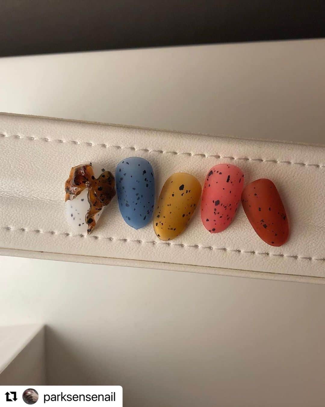 Icegel Nailさんのインスタグラム写真 - (Icegel NailInstagram)「@parksensenail With ICEGEL Dalmatian Gel . Dalmatian Gel with ICEGEL Ribbon mold 🤩❤️ . 2020 must have items in the world!!  . The most trendy colors in 2020 F/W . No.1 brand in asian countries  . No tests on animals, Non allergic products  . 🛍Online Shop : www.icegel.online . 日本語もあります こちらからご購入ください 🛍www.icegel.online🛍 .  #nails #nail #nailart #nailpolish #nailswag #nailstagram #naildesign #nailsofinstagram #nailsart #nailsoftheday #nailporn #nails2inspire #nailsalon #nailedit #nailartist #fashion #fashionblogger #fashionista #fashionable #fashionstyle #fashionblog #セルフネイル#ネイルアートデザイン#ネイルアーティスト#デザイン#ファッション#ネイルアート#ネイルサロン#アート」9月16日 1時49分 - icegelnail