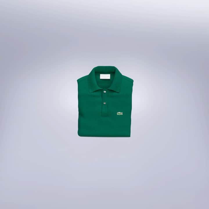 のインスタグラム：「Who thought folding was a  complicated exercise?  #Lacoste #BehindThePolo」