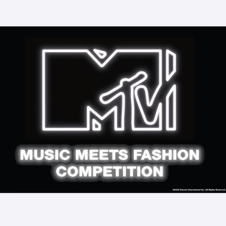 ジェームスロングのインスタグラム：「Tune in to LFW 1.45pm BST on 21.09.20to find out who @mtvuk @britishfashioncouncil @riverisland and moi have chosen as their 5 global finalists for the ‘Music Meets Fashion Competition’ 😃 #musicmeetsfashion #lfw  #lfwreset #mtvbreaksdesigner」
