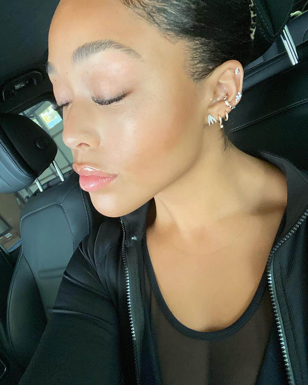 ジョーディン・ウッズさんのインスタグラム写真 - (ジョーディン・ウッズInstagram)「on the way to the gym this morning.. but just a little jewelry and ear piercing appreciation post about my girl @adinareyter .. I used to be obsessed with getting my ears pierced but I finally found some jewelry I never wanna take out 😍 anyone else go or going through that phase?」9月16日 2時41分 - jordynwoods