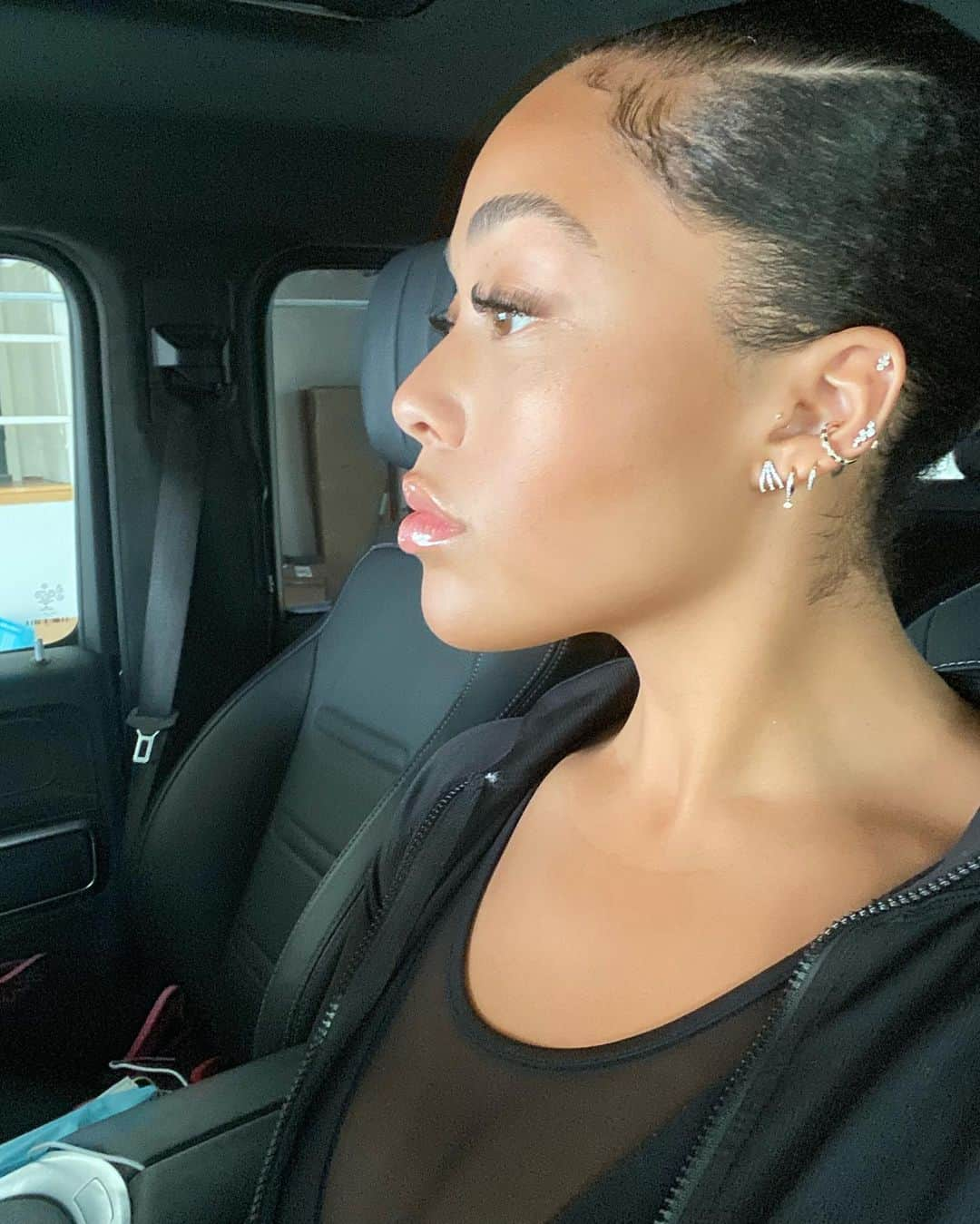 ジョーディン・ウッズさんのインスタグラム写真 - (ジョーディン・ウッズInstagram)「on the way to the gym this morning.. but just a little jewelry and ear piercing appreciation post about my girl @adinareyter .. I used to be obsessed with getting my ears pierced but I finally found some jewelry I never wanna take out 😍 anyone else go or going through that phase?」9月16日 2時41分 - jordynwoods