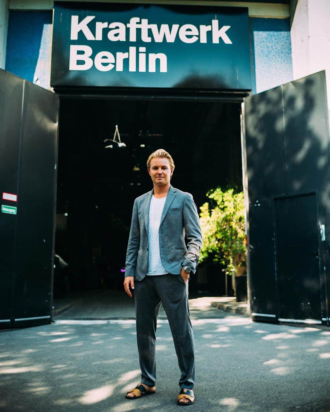 ニコ・ロズベルグのインスタグラム：「Jeez, what an incredible team effort at my @greentech_festival starting tomorrow! Set-up still in progress – I'll share a lot of insights with you: We'll bring together our green leaders and the most forward-thinking sustainable innovation.   Don't miss the chance to secure your free digital pass & see Sting performing tomorrow – link in my BIO! Sep 16-18!」