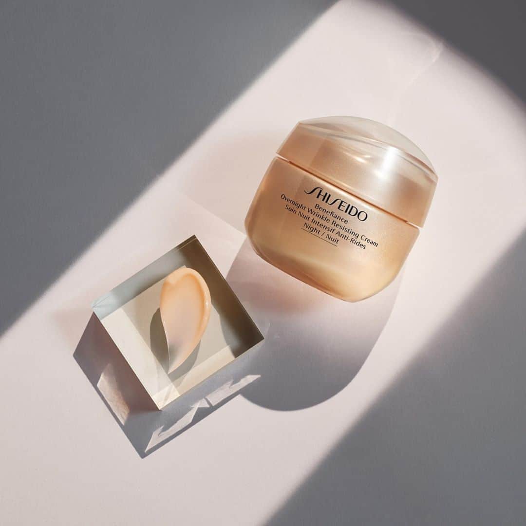 資生堂さんのインスタグラム写真 - (資生堂Instagram)「#TextureTuesday with our new #Benefiance Overnight Wrinkle Resisting Cream. Comfortingly rich. Exquisitely moisturizing. Wake up to a healthy, rested, youthfully radiant look.」9月16日 3時00分 - shiseido