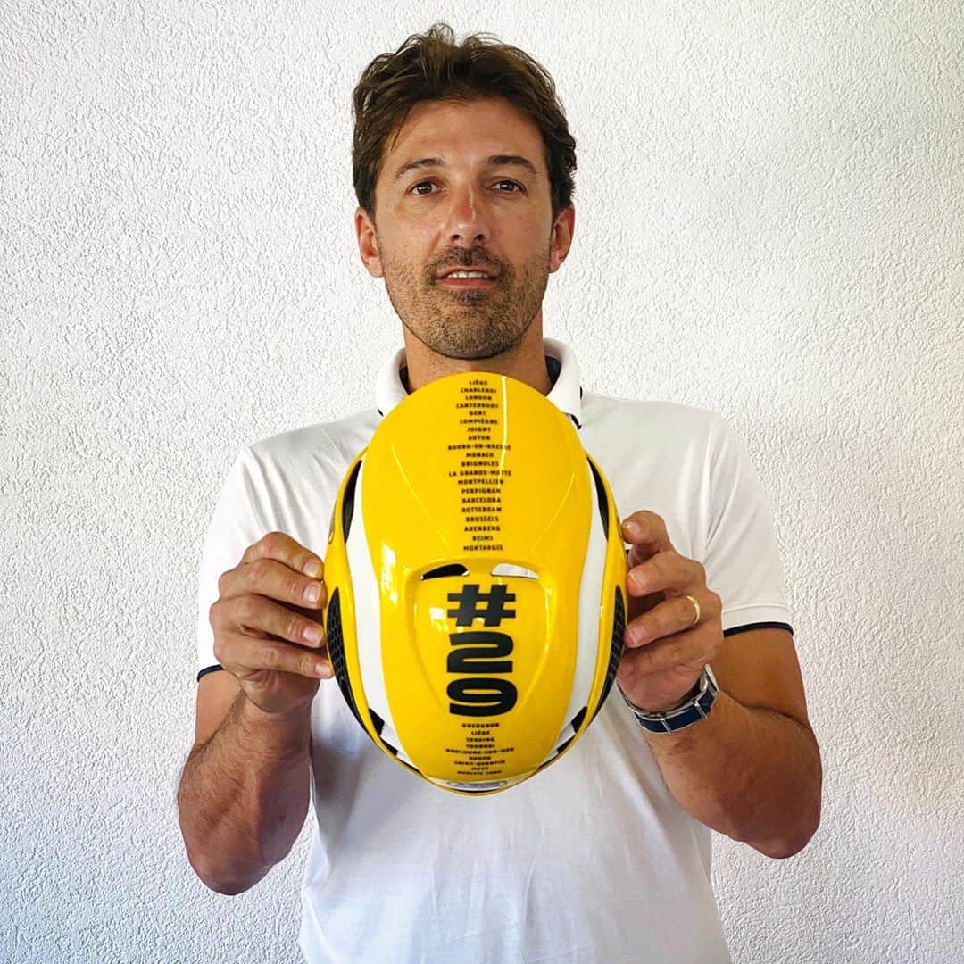 ファビアン・カンチェラーラさんのインスタグラム写真 - (ファビアン・カンチェラーラInstagram)「It‘s the last week of the @letourdefrance  Time for a raffle: Win this unique helmet from @abus_cycling ! 🤩 Share your best memory of one of my 29 days in Yellow. 💛 Comment below👇🏼 #TeamCancellara #cycling #abuscycling #leTour #TdF」9月16日 3時18分 - fabian_cancellara