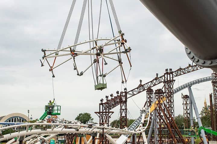 Walt Disney Worldのインスタグラム：「Repost from @thezachriddley: “I’m excited to share these images of the very first canopy piece being installed at TRON Lightcycle / Run in #MagicKingdom this morning! This is one of nearly 40 pieces that will create a dramatic “curved wave” canopy, known as the Upload Conduit, which will flow organically over Guests as they race underneath on their Lightcycles. I’m proud of all the work our Imagineers have put into this #WaltDisneyWorld attraction so far, and the exciting work ahead to bring the Grid to life in Tomorrowland! Continue to follow us here for more progress. #Imagineering」
