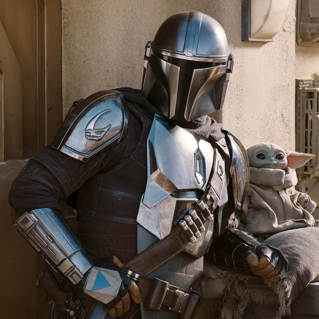 のインスタグラム：「#hypeAF: @disneyplus has released an action-packed 'The Mandalorian' Season 2 trailer. The upcoming installment in the series will continue the adventures of bounty hunter Din Djarin and Baby Yoda as well as some new characters. Click the link in bio to watch the full trailer.⁠ Photo: Disney+」