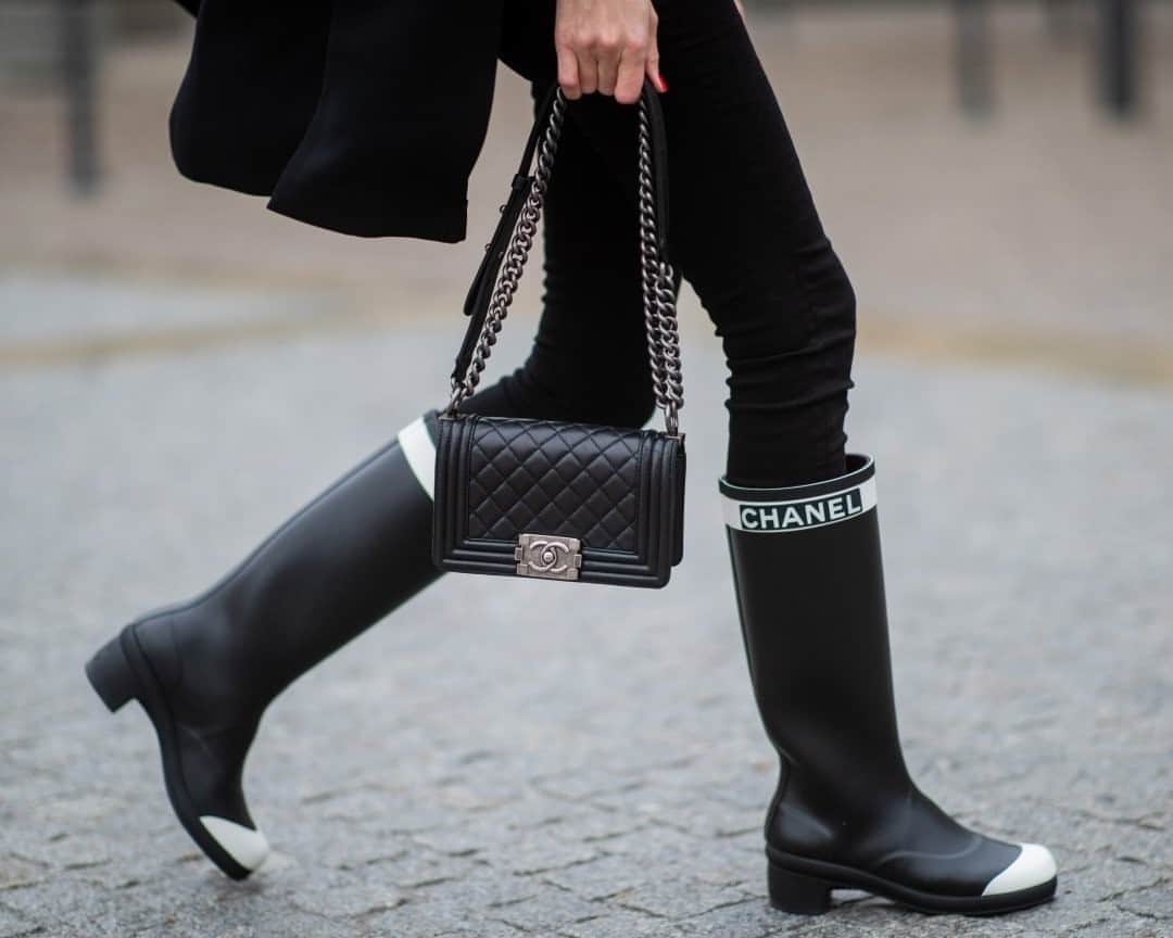 GILTのインスタグラム：「Designer #wellies are a thing and we’re SO here for it. Check out our story for more.」