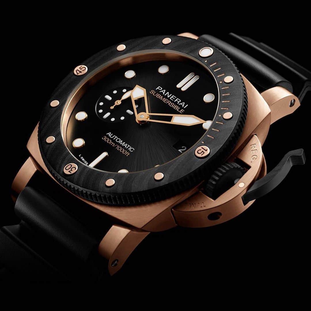 パネライのインスタグラム：「I know a lot of people have been clamoring for more 44mm submersible pieces from #Panerai.  What are your thoughts on this new #PAM1070 44MM Goldtech Orocarbo piece with Carbotech bezel? #paneraicentral」