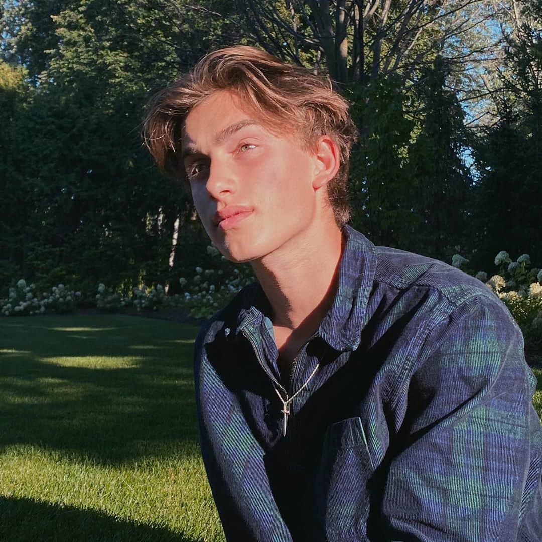 ジョニー・オーランドのインスタグラム：「how we feelin about #everybodywantsyou ?:)」