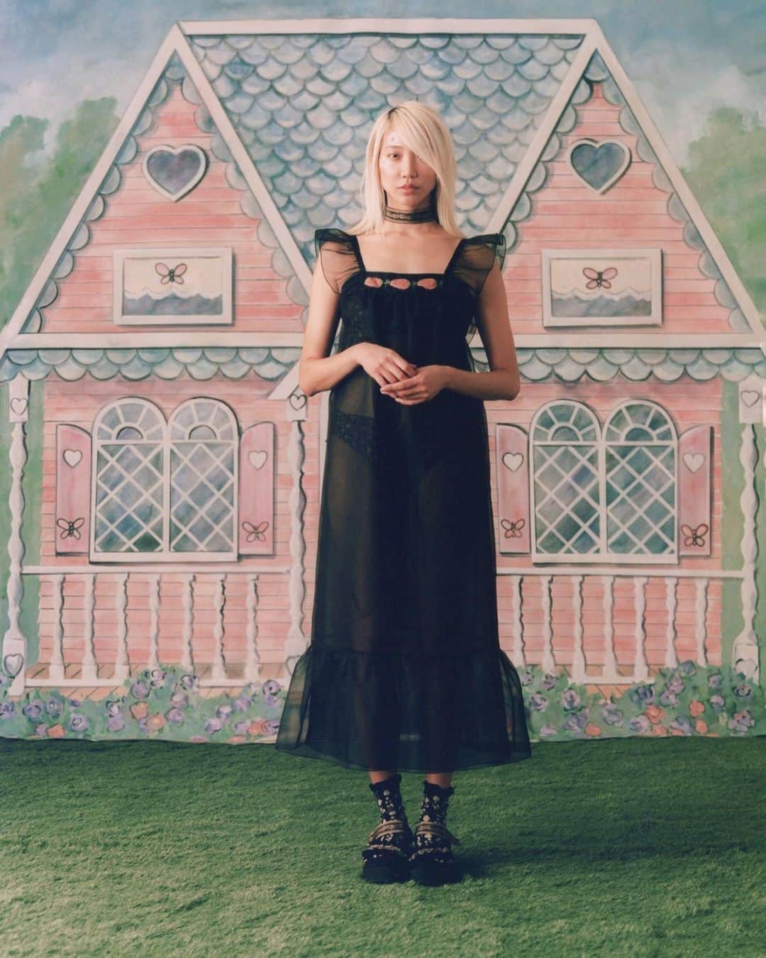パク ・スジュのインスタグラム：「@annasui Spring Summer 2021 Collection “Homeland” 🏡💖 Shot on film by @jkursel  Hair by @garrennewyork Makeup by @patmcgrathreal Love you Anna!!!」