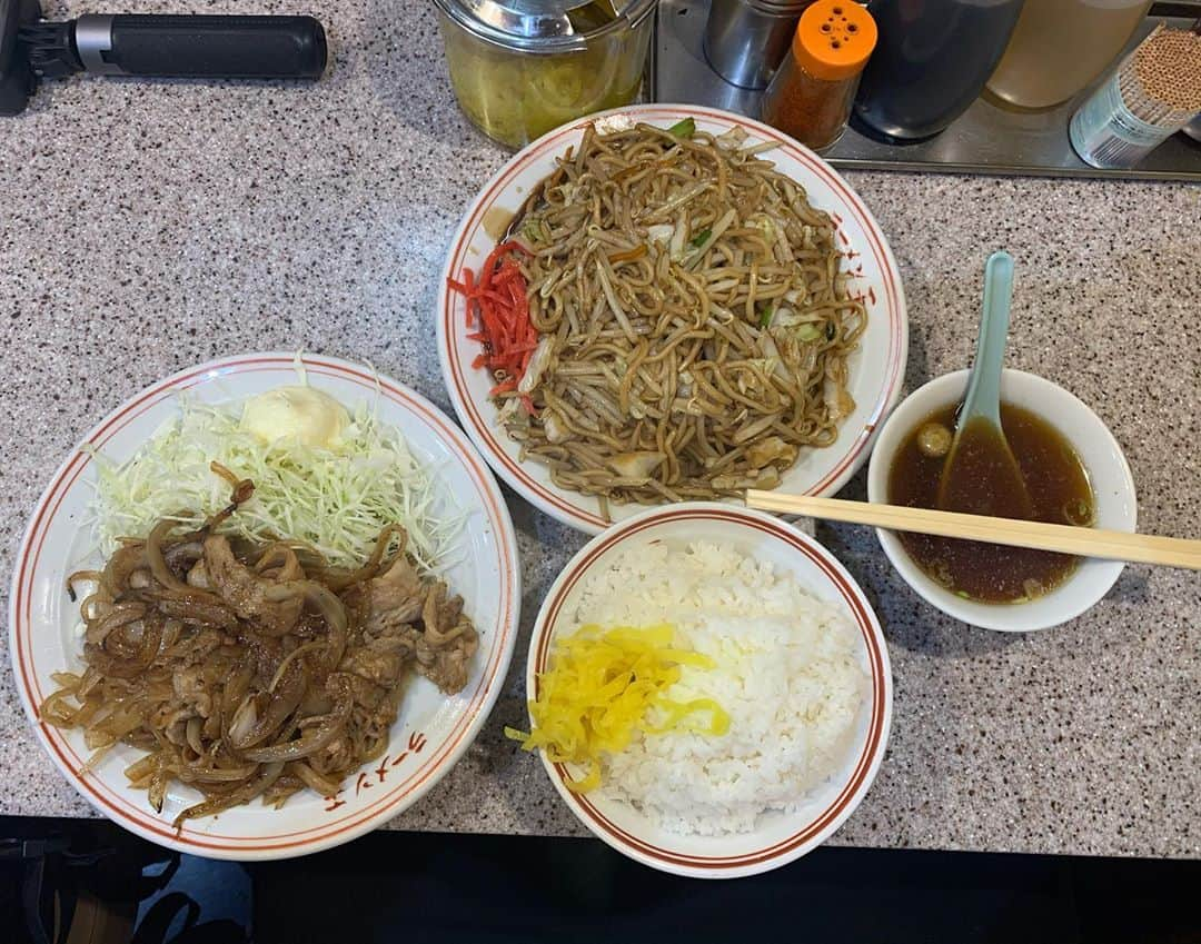 寺内ゆうきさんのインスタグラム写真 - (寺内ゆうきInstagram)「これを食べてたらたまたま横にロジャーさんが来て少し恥ずかしかったなー！」9月16日 15時23分 - tera____