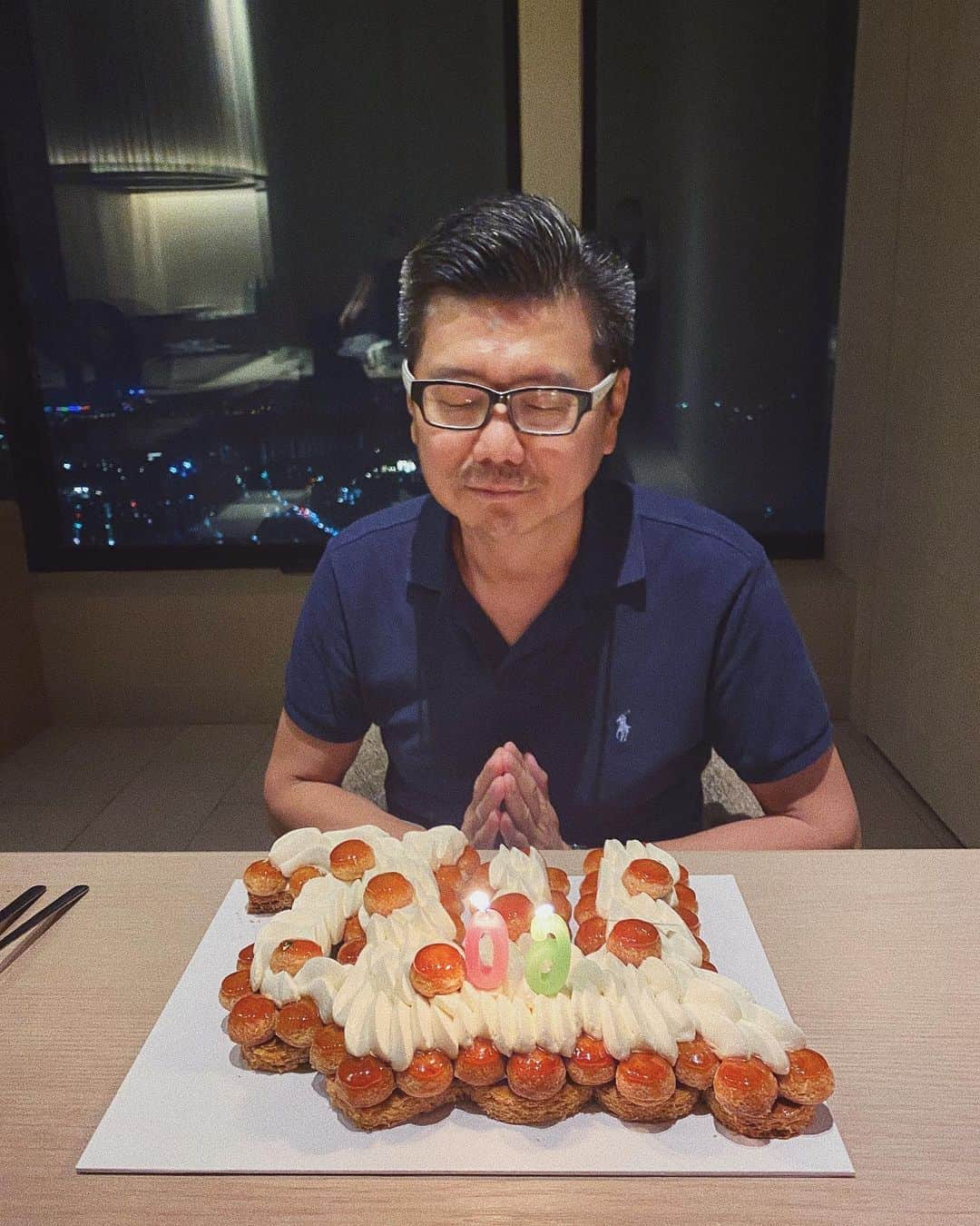 Dewi Chienのインスタグラム：「🐸 親愛的父親，謝謝你從小到大都像小玉的爸爸一樣從不缺席用相片來紀錄我們的成長，用愛來灌溉我們的家庭生活，現在長大了就換我們來負責你想吃的買你想買的過你想過的，只要記得好好照顧自己的身體，然後永遠健康快樂平安當一輩子的老頑童才行知道嗎🤣🤣🤣love u forever我最愛美的前世情人🧡#提前的60大壽#20200913#原來拜拜許願模式會遺傳 @quelques_p」