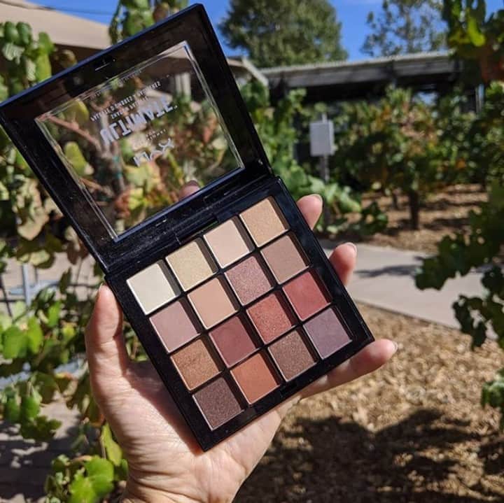 NYX Professional Makeup JPのインスタグラム：「\秋空にも映えるブラウンカラーが集まったシャドウパレット🍁/ . 赤みブラウンや、ブラウン、ベージュなどのオフィスメイクにも活躍するカラーは、 #utシャドウパレット #usp03😍 . 一つ持ってるととってもメイクの幅が広がるよ👍 . #シャドウパレット #アイシャドウ #アイシャドウパレット #秋メイク #ブラウンメイク #オフィスメイク #おすすめコスメ #nyxcosmetics #nyxcosmeticsjp #捨て色なしパレット」
