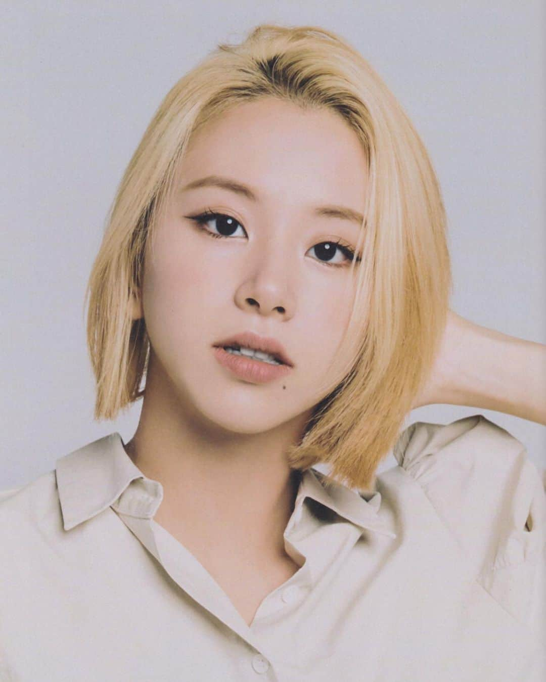 チェヨンさんのインスタグラム写真 - (チェヨンInstagram)「world in a day twicezine scans #chaeyoung #채영 #twice #트와이스 #prettyrapstarchaeyoung cr. timetotwicee」9月16日 14時11分 - twicechaeyoung