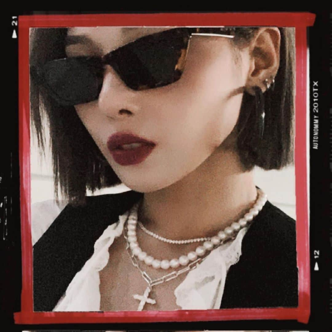 ソミンさんのインスタグラム写真 - (ソミンInstagram)「💇🏻‍♀️🕶🖤」9月16日 14時22分 - somin_jeon0822