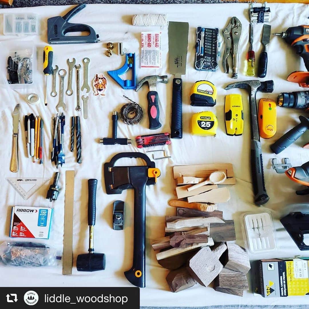 SUIZAN JAPANさんのインスタグラム写真 - (SUIZAN JAPANInstagram)「Cleanup is important to save time and energy. Your cat will surely help you! 🐱﻿ ﻿ #repost📸 @liddle_woodshop﻿ Realized I'm spending forever trying to find things. 🙃 Cleaning up my bags should help!....Now the fun stuff, sharpen all my chisels and blades....﻿ #tools #ridgidpowertools  #heavy #woodshop #woodworking #toomuch #sharpen #wetstone #hone﻿ ﻿ #suizan #suizanjapan #japanesesaw #japanesesaws #japanesetool #japanesetools #craftsman #craftsmanship #handsaw #pullsaw #ryoba #woodwork #woodworker #woodworkers #woodworkingtools #japanesestyle #japanlife」9月16日 14時19分 - suizan_japan