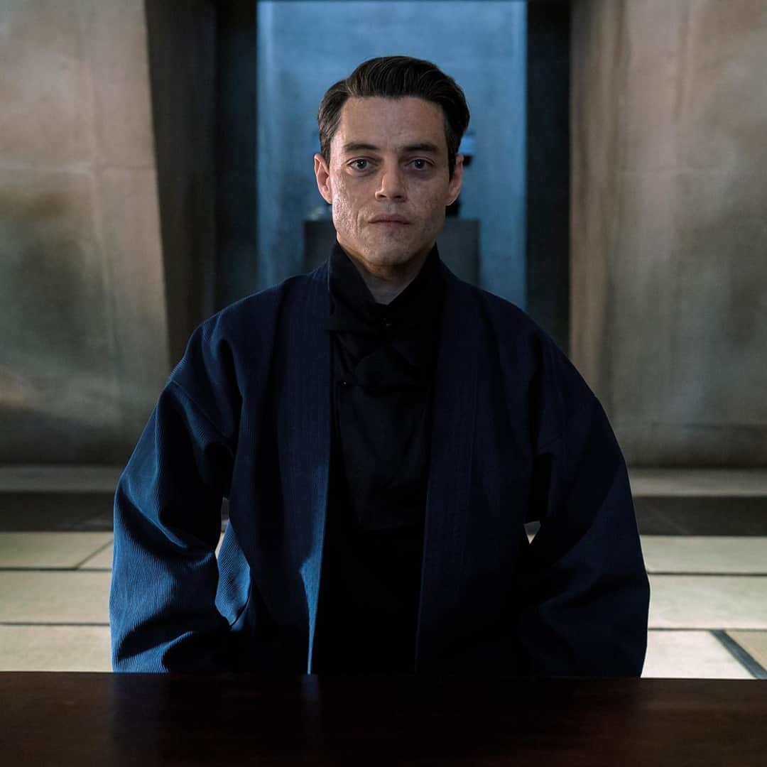 のインスタグラム：「#hypeflix: @007 has released a new ‘No Time to Die’ featurette which introduces @ramimalek’s new villainous character, Safin. Hailed as “007’s most terrifying adversary yet,” the mask-wearing Safin is described as a “mysterious villain armed with dangerous new technology.” Check out the clip via the link in our bio, and look for the film to hit theaters on November 12.⁠ Photo: @mgm_studios」