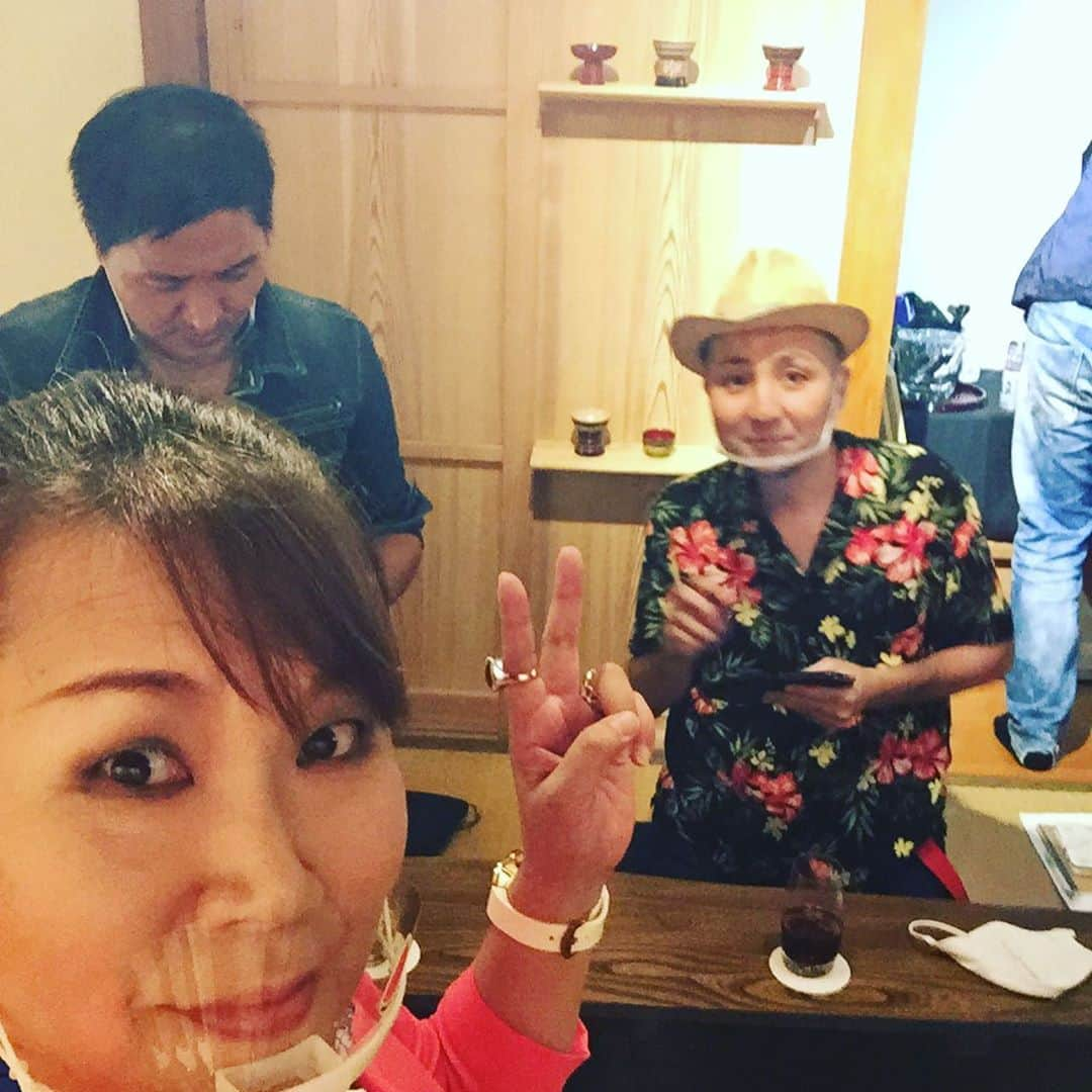 内間政成さんのインスタグラム写真 - (内間政成Instagram)「邦子ママ、ありがとうございました！ この模様は近々、日刊ゲンダイのYouTubeチャンネルで配信されるそうです。 #山田邦子 #スリムクラブ #日刊ゲンダイ」9月16日 14時46分 - uchimaslimclub