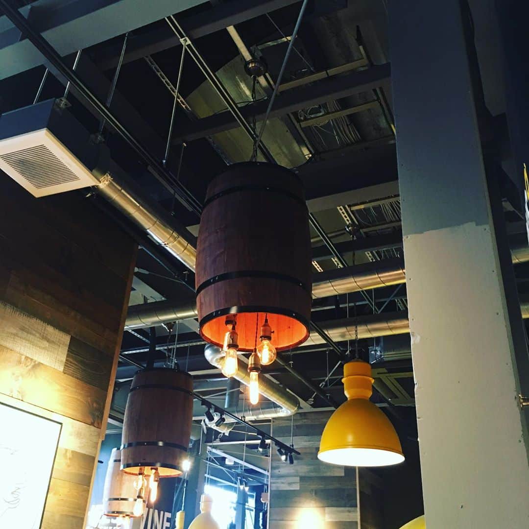 宮田麺児さんのインスタグラム写真 - (宮田麺児Instagram)「わざわざグルメで紹介した めちゃ旨パスタ の店に　気になる窯。  #ピッツァ #ピザ窯 #窯マニア #ガス #tsujikikai」9月16日 14時56分 - miyatamenji