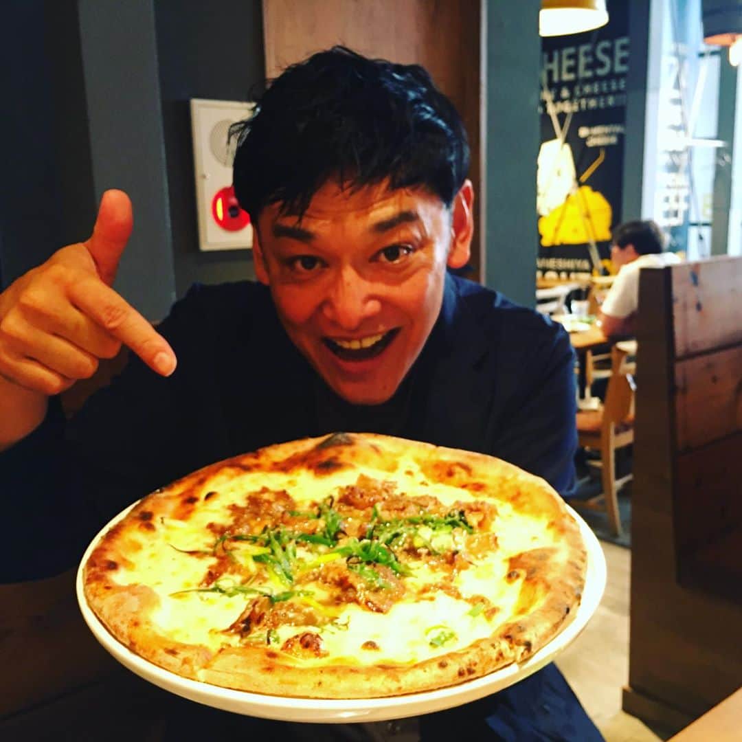 宮田麺児さんのインスタグラム写真 - (宮田麺児Instagram)「わざわざグルメで紹介した めちゃ旨パスタ の店に　気になる窯。  #ピッツァ #ピザ窯 #窯マニア #ガス #tsujikikai」9月16日 14時56分 - miyatamenji