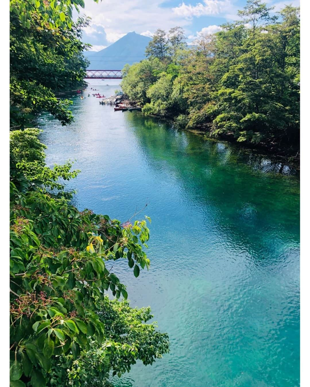 日本の国立公園さんのインスタグラム写真 - (日本の国立公園Instagram)「Follow: @nationalpark_japan⠀ Location: Lake Shikotsu/支笏湖⠀ .⠀ Lake Shikotsu is in the height of summer. And the crystal-clear flow of Chitose River is fascinatingly beautiful.⠀ (Photo taken on August 13, 2020)⠀ .⠀ On our Instagram, we will also share wonderful photos of National Parks of Japan posted on Instagram with the tag #nationalparksjp. We look forward to your participation!⠀ .⠀ #ShikotsuToyaNationalPark #支笏洞爺国立公園 #北海道 ⠀ .⠀ #NationalPark #nationalparks #nature #findyourpark #instafollow #japan #landscape #landscape_lovers #ourplanetdaily #landscapephotography #hiking #outdoors #traveling #travel #explore #visitjapanjp #日本 #國家公園 #일본 #국립공원 #国立公園」9月16日 15時00分 - nationalpark_japan