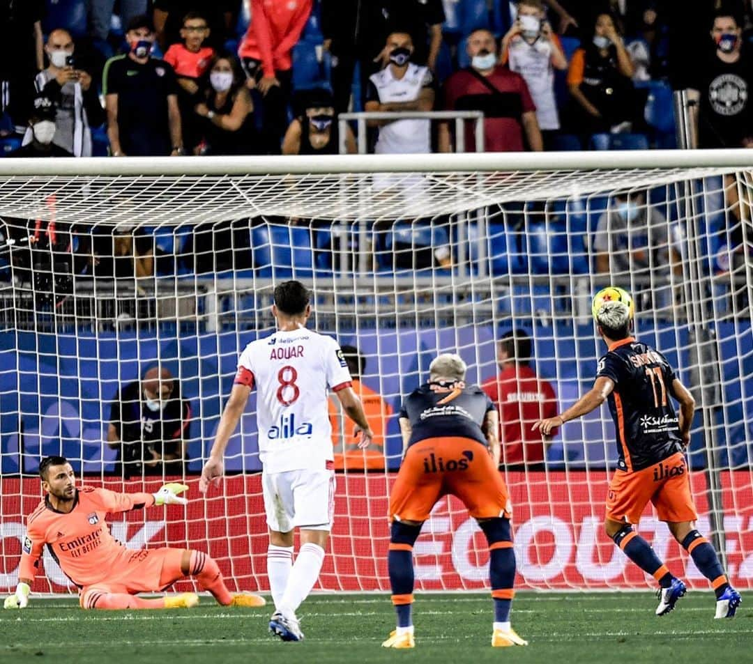 リーグ・アンさんのインスタグラム写真 - (リーグ・アンInstagram)「👟📍⚽️ 👌 A l'image de cette panenka parfaitement réussie, @tejisavanier11 a eu nouvelle fois brillé ce soir avec le @mhscofficiel 🌟 !  🆚 #MHSCOL (2-1)  With his perfectly taken panenka, Téji Savanier shone again this evening for Montpellier HSC! • • #Ligue1UberEats #TejiSavanier #Savanier #MHSC #MontpellierHSC #StadedelaMosson #Montpellier」9月16日 6時43分 - ligue1ubereats