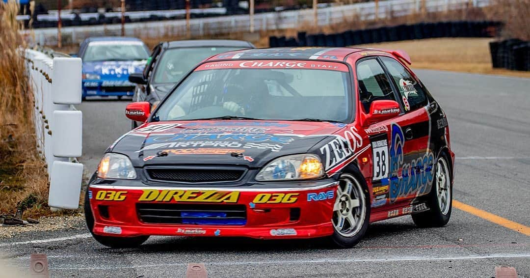 mistbahnさんのインスタグラム写真 - (mistbahnInstagram)「_ CHARGE Honda EK9 CIVIC _ _ Shot on Dec-14 2019 "HONDA VTEC ONE MAKE RACE Rd.5" organized by @zerofighterautocustom at Central Circuit (Hyogo, Japan) _ owner: @recovery_charge photo: @mistbahn _ _ JP) 2019年12月14日 セントラルサーキット、ゼロファイターさん( @zerofighterautocustom )主催「HONDA VTEC ONE MAKE RACE」。 _ _ #hondavteconemakerace #ホンダvtecワンメイクレース #zerofighterautocustom #okayamainternationalcircuit #岡山国際サーキット #civic #hondacivic #ホンダシビック #シビック #ek9 #ekcivic #recovercharge #recoverycharge #tatusmieng #辰巳エンジ #zelos #制動屋 #seidoya #osakajdm #kanjo #kanjostyle #kanjoracer #kanjozoku #timeattack #timeattackjapan #hondasontrack #dunlop #direzza #rays #te37」9月16日 7時02分 - mistbahn