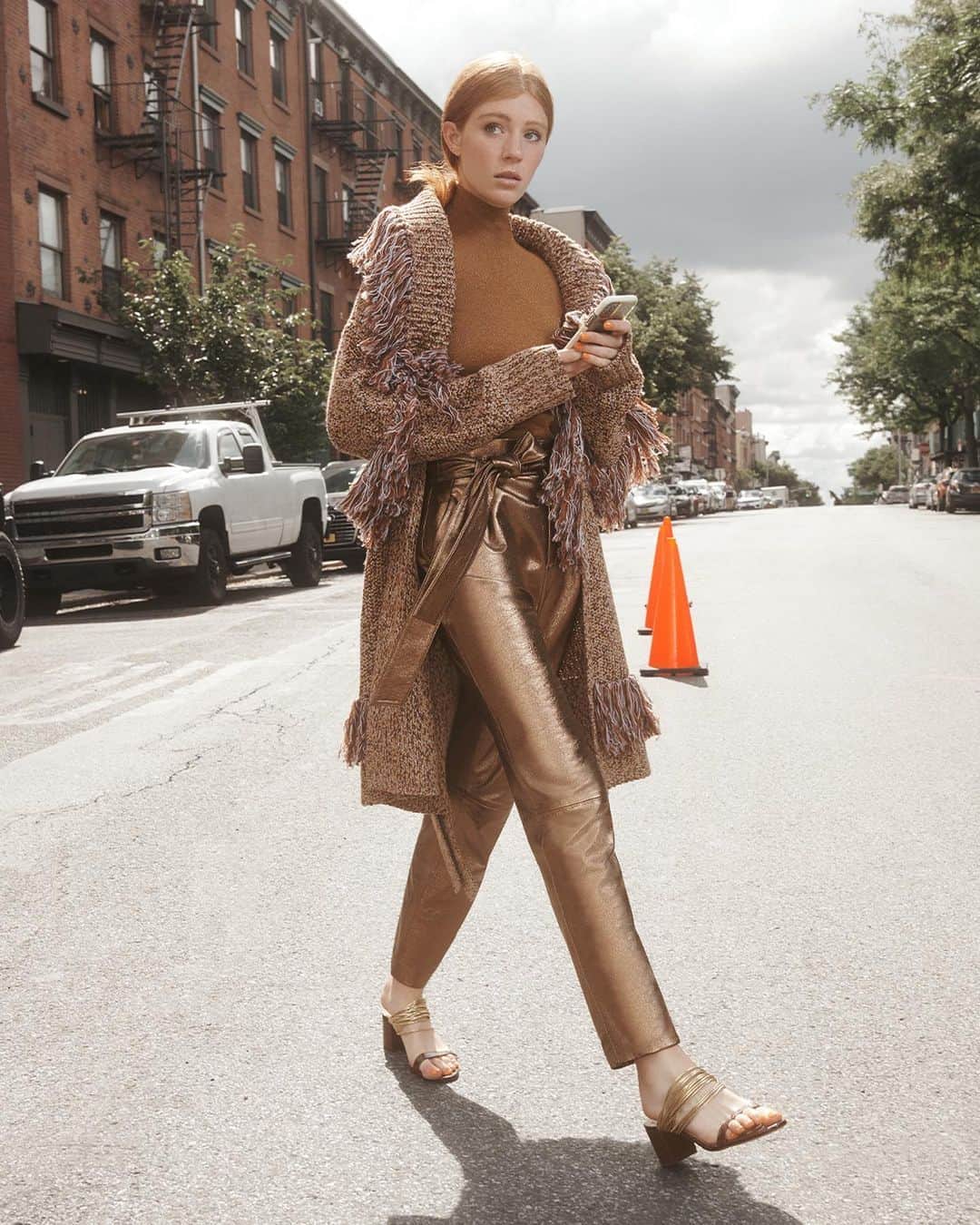 のインスタグラム：「"We hope this collection brings the dream for wanderlust back...a modern renaissance."—@aliceandolivia Creative Director Stacey Bendet on her fall collection. #SaksStyle」