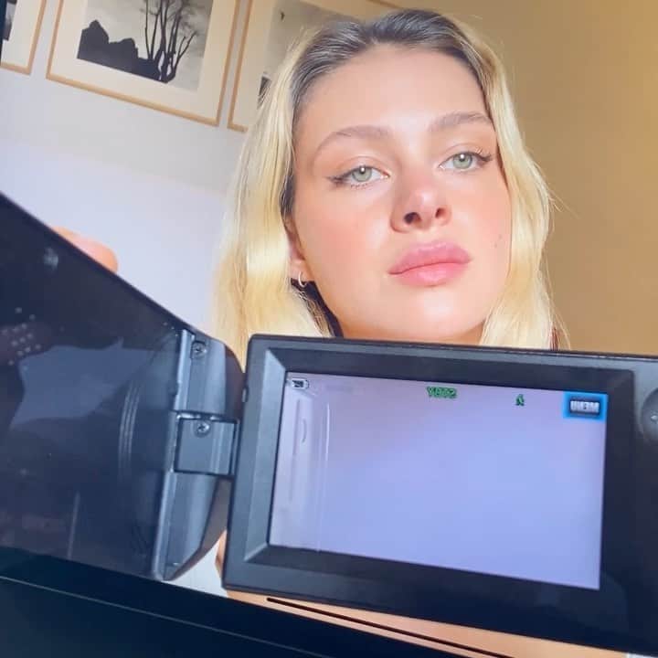 ニコラ・ペルツのインスタグラム：「thank you @louisvuitton #lvvolt」