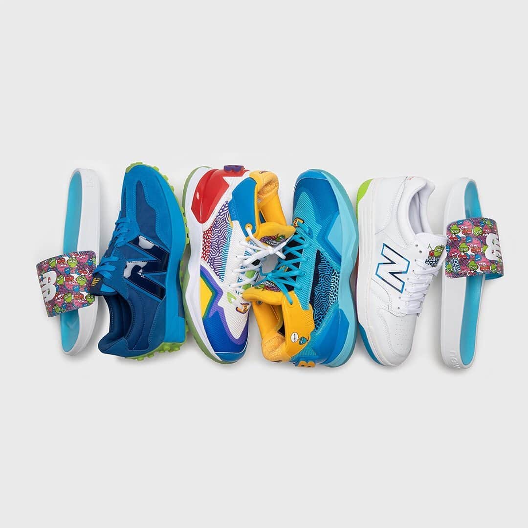 HYPEBEASTさんのインスタグラム写真 - (HYPEBEASTInstagram)「@hypebeastkicks: @jollyrancher and @newbalance have linked up for a sweet KAWHI Collection. Coming in “Original Flavor” and “Blue Raspberry,” the collection offers everything from a pair of 327s and 480s to sport slides and a T-shirt, each inspired by a colorful bag of Jolly Rancher sweets. The collection is set to release sometime in late October. Stay tuned for more info.⁠⠀ Photo: New Balance」9月16日 7時37分 - hypebeast