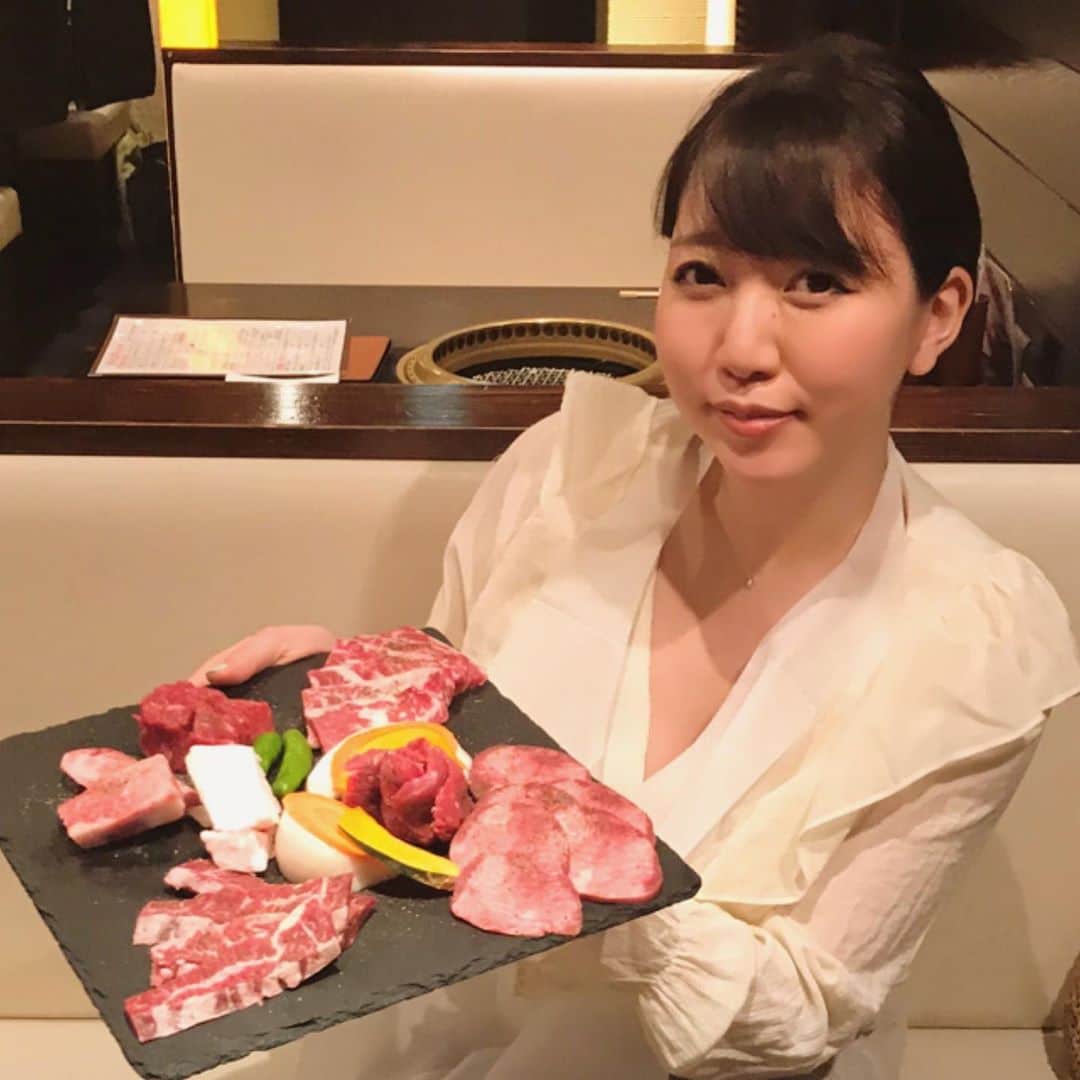 ちゃんまいさんのインスタグラム写真 - (ちゃんまいInstagram)「・ ・ いい肉食いてぇえええ！！！！ と叫んだら、オットが食べさせてくれました♡ ・ 今年のバースデーケーキがこちらです💁‍♀️ ・ ・ #ベッドイン #japanese #sexy #idol #コンビーフ指輪以外にも新婚らしいロマンチックなアクセサリーももらったよ」9月16日 8時27分 - dakko_shite_cho3