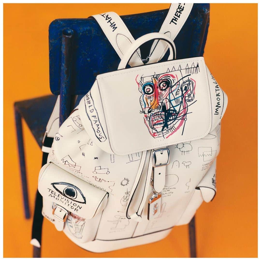 コーチさんのインスタグラム写真 - (コーチInstagram)「Top of mind. Our #CoachxBasquiat Wells backpack features elements from the artist's 1982 'Head.' Anatomical, emotive and fiercely energetic, Basquiat's painted heads recur throughout his career.  #CoachxBasquiat is a special collection celebrating the visionary artist, worn by the Coach Family—a new generation of change-makers. #CoachNY」9月16日 9時55分 - coach