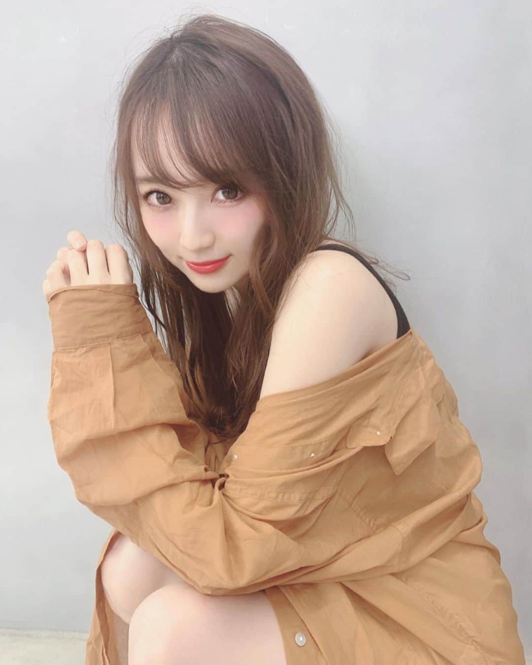 のインスタグラム：「ヘア撮影💇‍♀️ ・ 髪もすごく可愛いけれど 衣装がツボすぎて… 全部買い取りたいです🥺笑 ・ @jinjiiini さんありがとうございました💐 ・ ・ ・ ・ ・ #撮影 #ヘア撮影 #shooting #model #モデル #ヘアサロン #サロモ #サロンモデル #美容院 #美容室 #itbyalbum #hairstyle #hair #ヘアースタイル #ungrid」