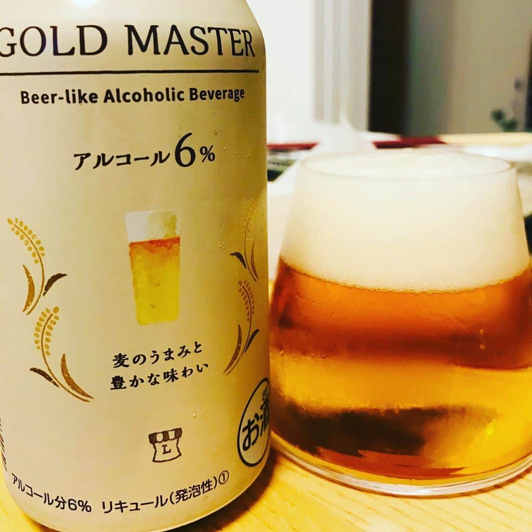 堀井亮佑のインスタグラム：「ローソンの第3ビール。コンビニでこんなレベルのものが100円くらいで買える日本は天国。パッケージは賛否あるけどコンセプト厨の俺は大好きです。 #beer #堀井ビールログ」