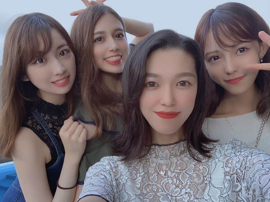 のインスタグラム：「.  かわいいに囲まれてる、、🤤🤤🤤🤤  楽しすぎたね🎊🎊🎉」