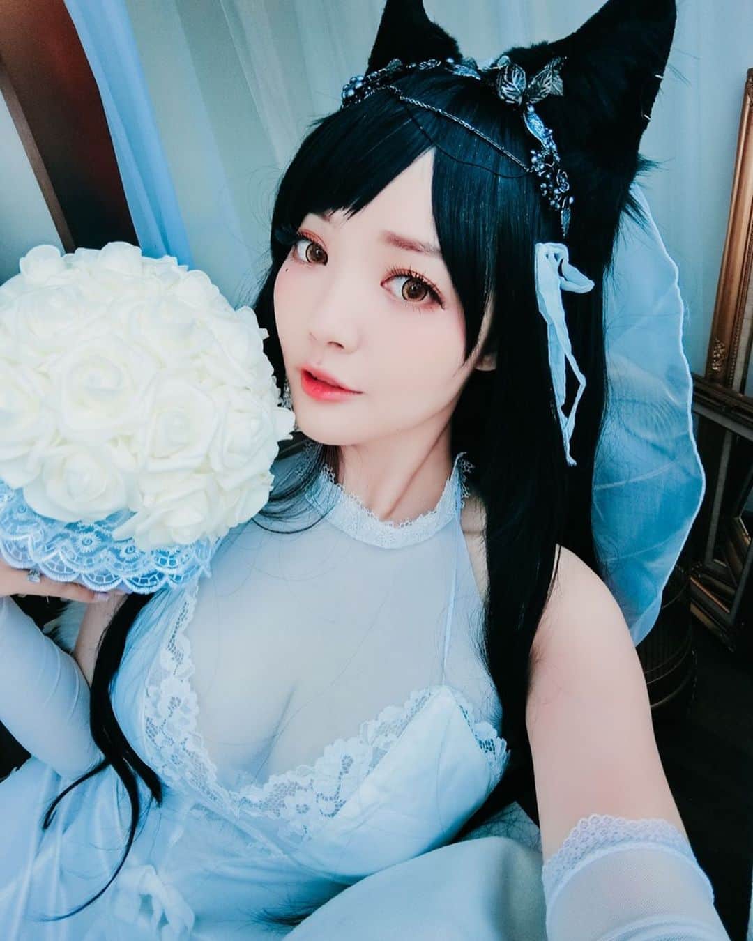 YingTzeさんのインスタグラム写真 - (YingTzeInstagram)「Good Morning Dear Commander ❤️ _ All Patreon Rewarda for September sent ~ my dear patrons please check your inbox ! 🥺❤️ Selfies like these are available at Tier 5 ~ ( 63 in total this month because I just love these cosplays too much ! 😳) www.patreon.com/yingtze _ #blessed #azurlane #azurlanecosplay #atago #bridalwear #weddingdress #weddinginspiration #kemonomimi」9月16日 10時26分 - yingtze