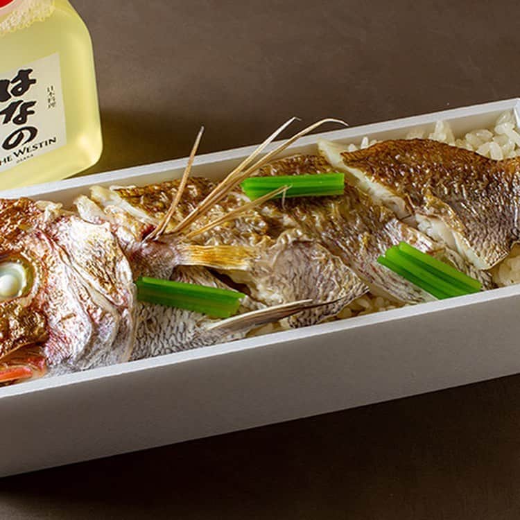 The Westin Osaka （ウェスティンホテル大阪）さんのインスタグラム写真 - (The Westin Osaka （ウェスティンホテル大阪）Instagram)「日本料理「はなの」のテイクアウトが新メニューを加えて復活しました。 今回は、神戸牛を使った焼肉丼と、はなの特製出汁でお召し上がりいただく鯛飯、鮑御飯、近江牛を使ったすき焼きがおすすめ。新しくなったおかずセットもお好みでお選びいただけます。 「はなの」ならではの、贅沢な素材を存分に活かしたテイクアウトをお楽しみください。 手土産にもおすすめです。 ————————————————— #テイクアウト #テイクアウトグルメ #テイクアウトランチ #テイクアウト大阪 #takeout #amadeus #はなの #日本料理 #神戸牛 #近江牛 #鯛飯 #鮑御飯 #焼肉丼 #すき焼き ————————————————— Tag @westinosaka to share your image with us. #WestinOsaka #ウェスティンホテル大阪」9月16日 10時25分 - westinosaka