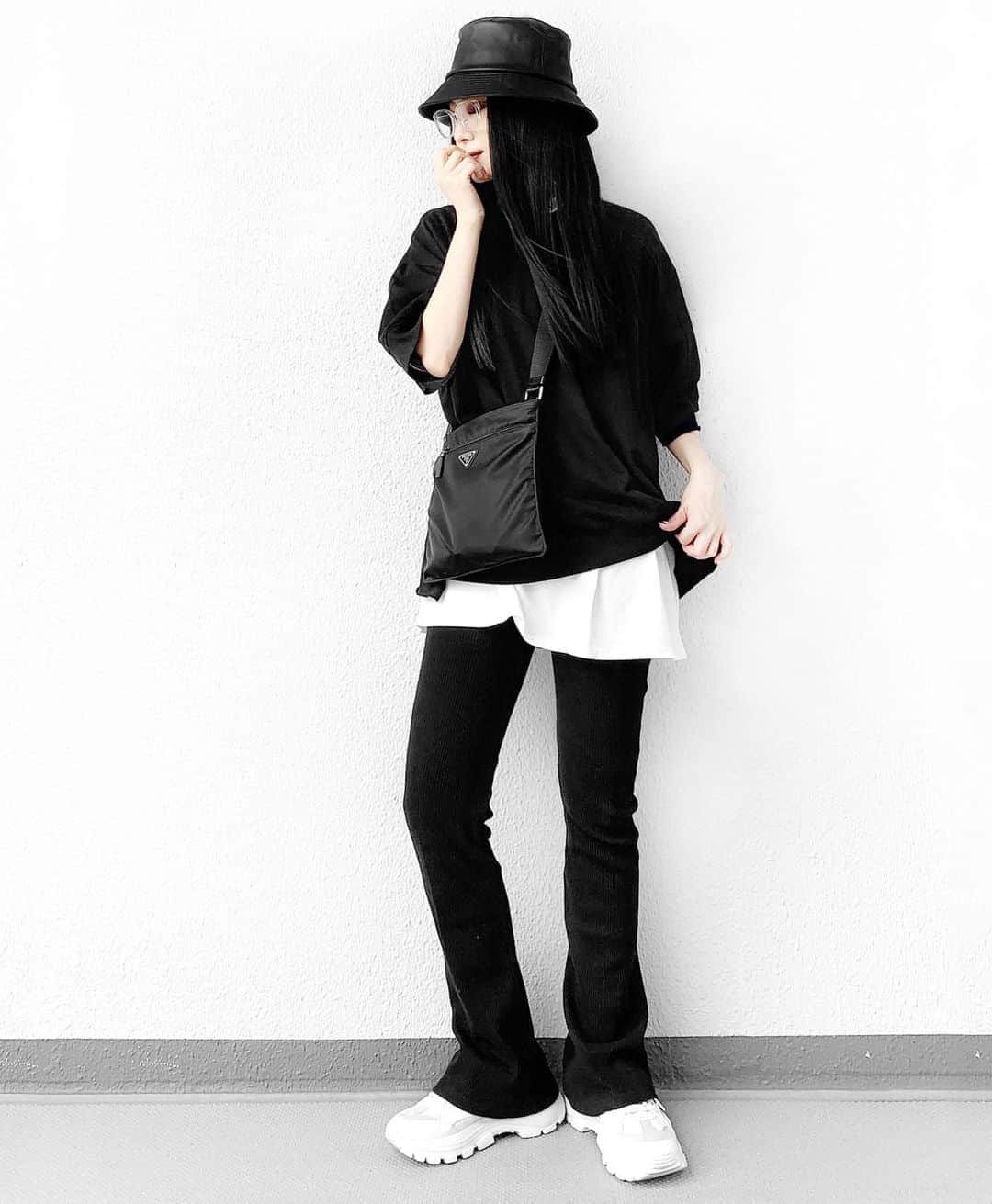 lve_xxxxのインスタグラム：「.﻿ .﻿ 半袖ｽｳｪｯﾄにTeeのﾚｲﾔｰﾄﾞ﻿ 好きな格好が出来る🙌﻿ ﻿ って思ったがら湿度すげーな。﻿ あり得ないほどに汗だく野郎😅💦﻿ ﻿ はよ、涼しくなってぇぇ﻿ ﻿ ﻿ ﻿ ｺｰﾃﾞｱｲﾃﾑ詳細は﻿ WEARをご覧くださいませ。﻿ ﻿ WEAR ： lvexxxx ﻿ 💻 https://wear.jp/sp/lvexxxx/﻿ ﻿ －－－－－－－－－－－－－－－－－－﻿ ﻿ 📢ｺﾒﾝﾄ頂ける際は、﻿ 最新投稿にお願い致します。﻿ ﻿ 過去投稿に頂いた際、気がつかない事もあり﻿ お返事致しかねる場合が御座います🙇‍♀ ️﻿ ﻿ ﻿」