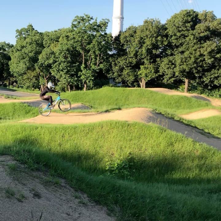 飯端美樹のインスタグラム：「🚲💨 #sebikeslife」