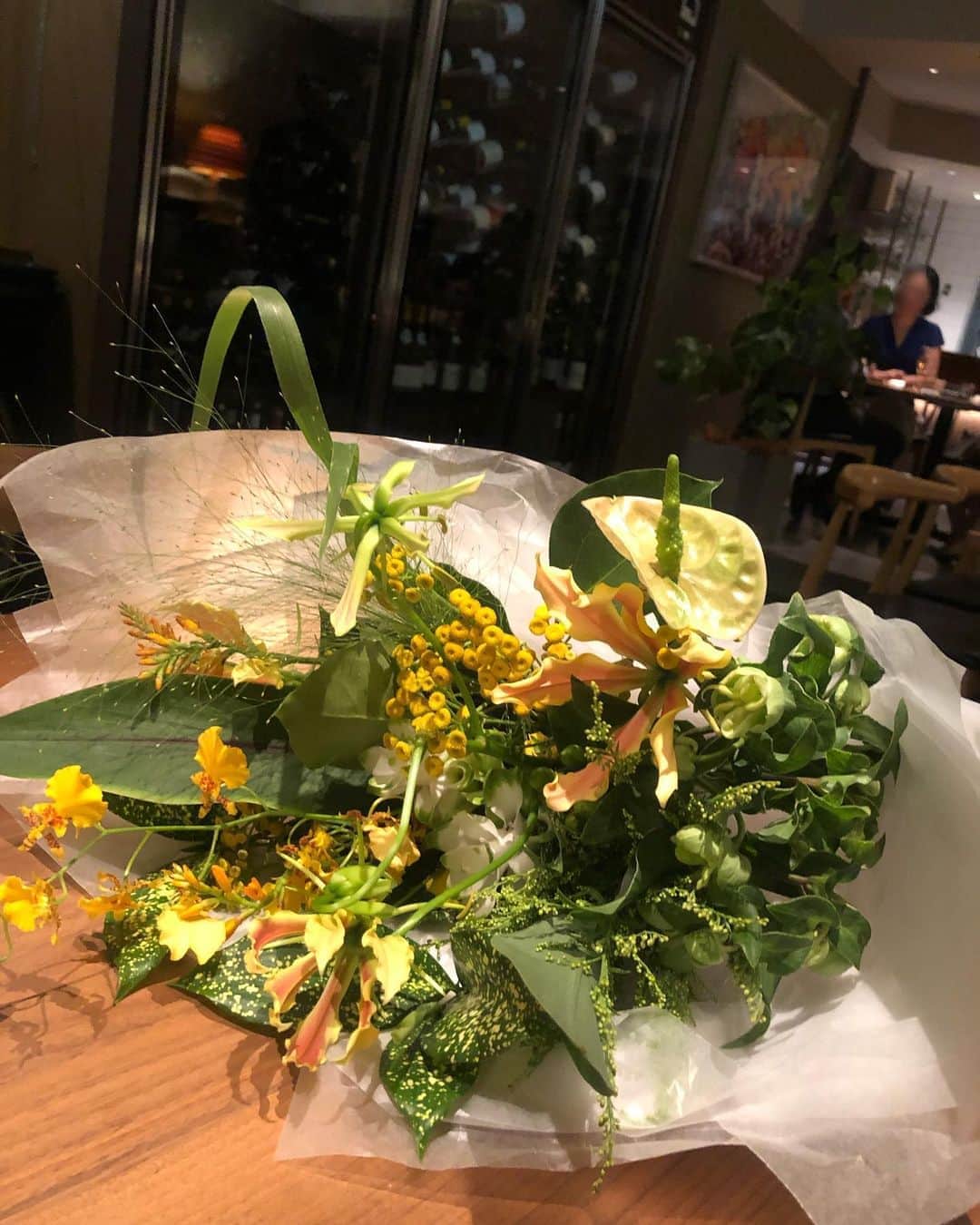 半田麗さんのインスタグラム写真 - (半田麗Instagram)「#september15  プレゼントの下見から始まりお花の手配まで、何から何まで大変だったと思うけど、大感謝な完璧バースデーのお陰で 30代、良いスタートが切れそうです🌕👑  Crony、素敵なお店だったなぁ。 ありがとう #たくさん甘やかしてもらいました #30歳 #あぁ30歳 #crony #西麻布ディナー #ミシュラン」9月16日 11時57分 - rei__handa