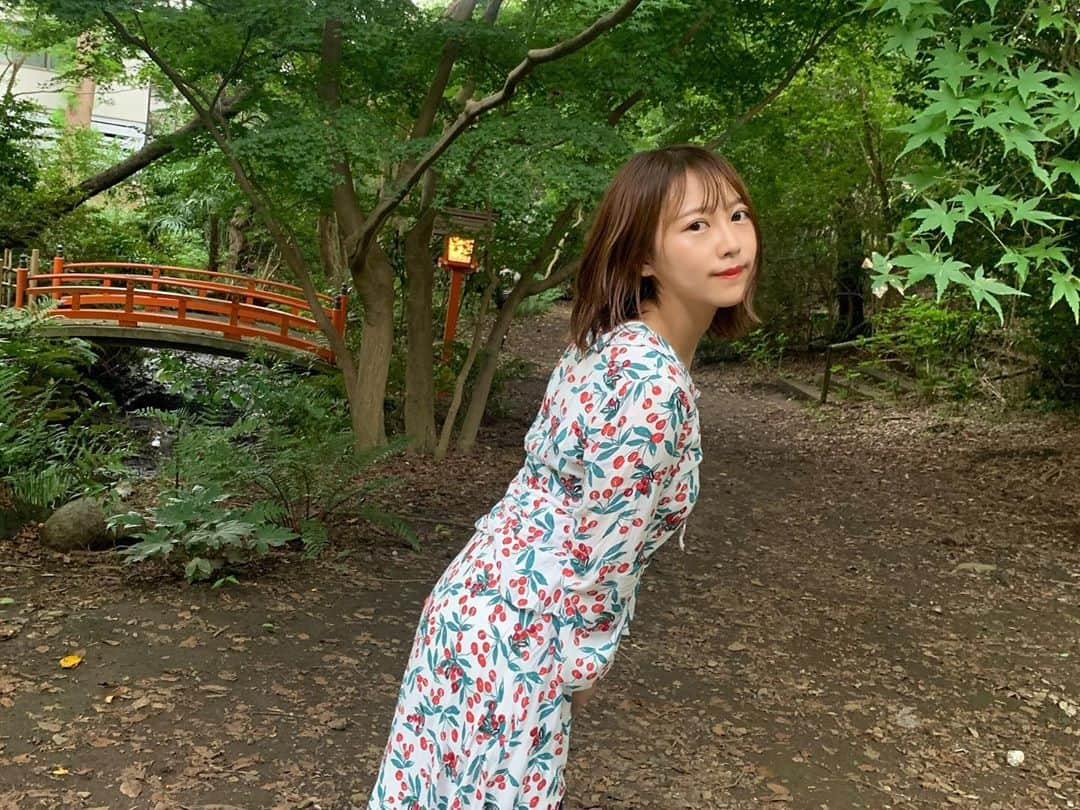 塚本美玲のインスタグラム：「マイナスイオン🌳💧🌱🍒」