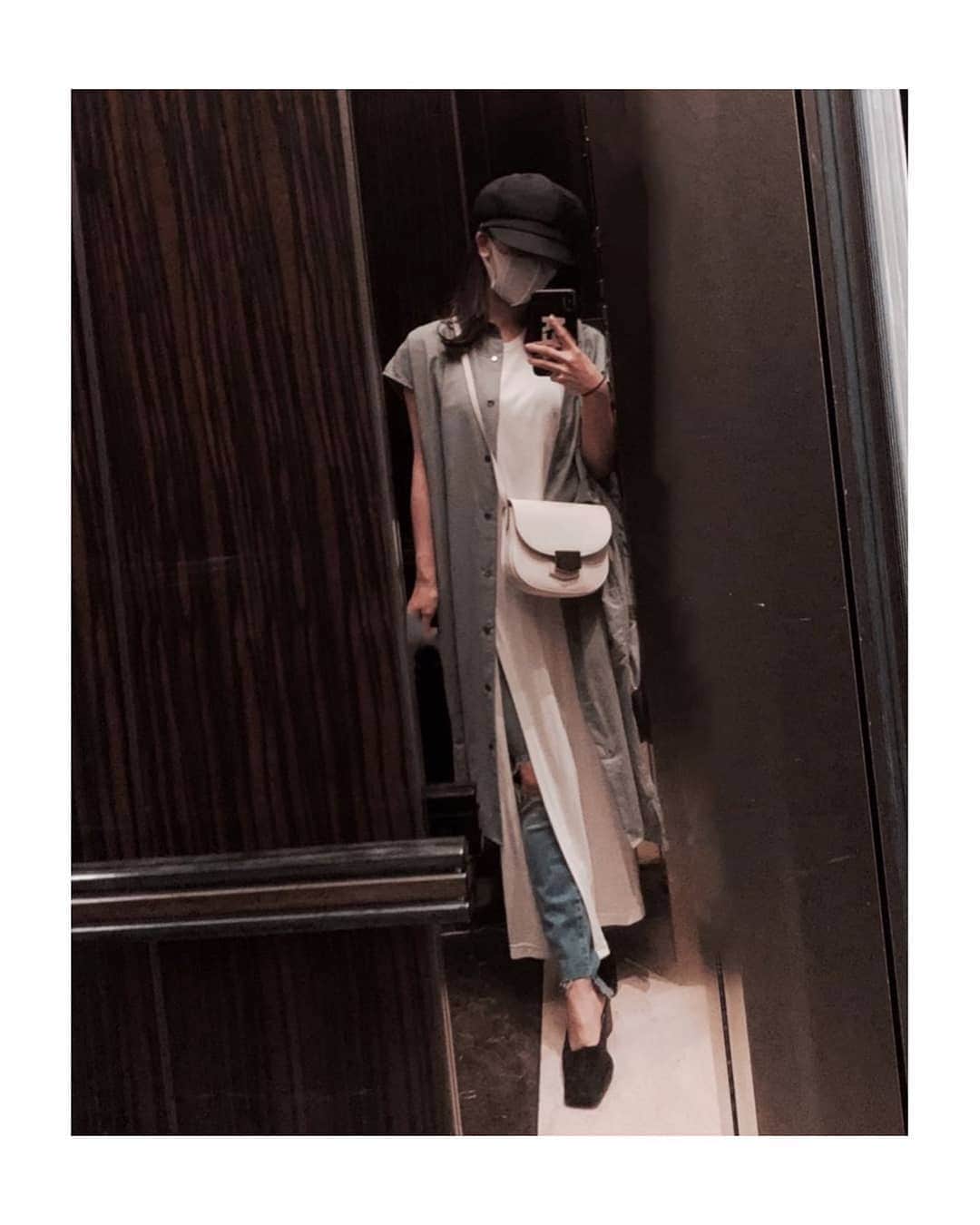 板野友美 ファンアカウントのインスタグラム：「Tomochin Line Update #longvest @norc.jp #tops @fray_id #denim  @acnestudios #fashion #ootd #友style」